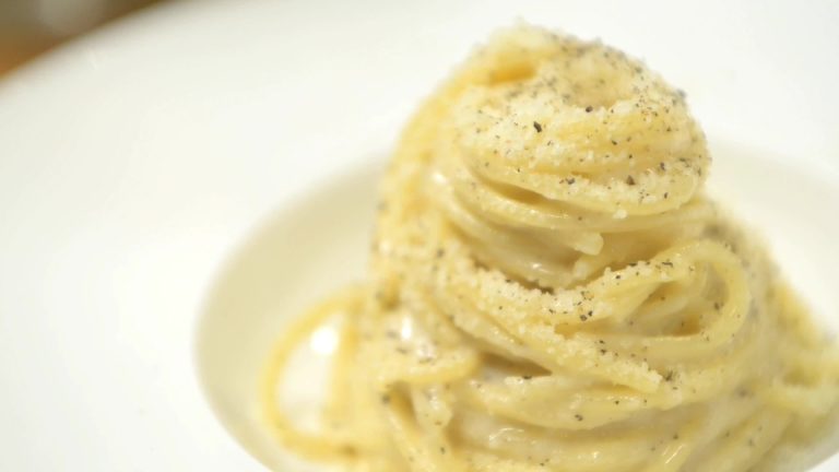 spaghetti cacio e pepe