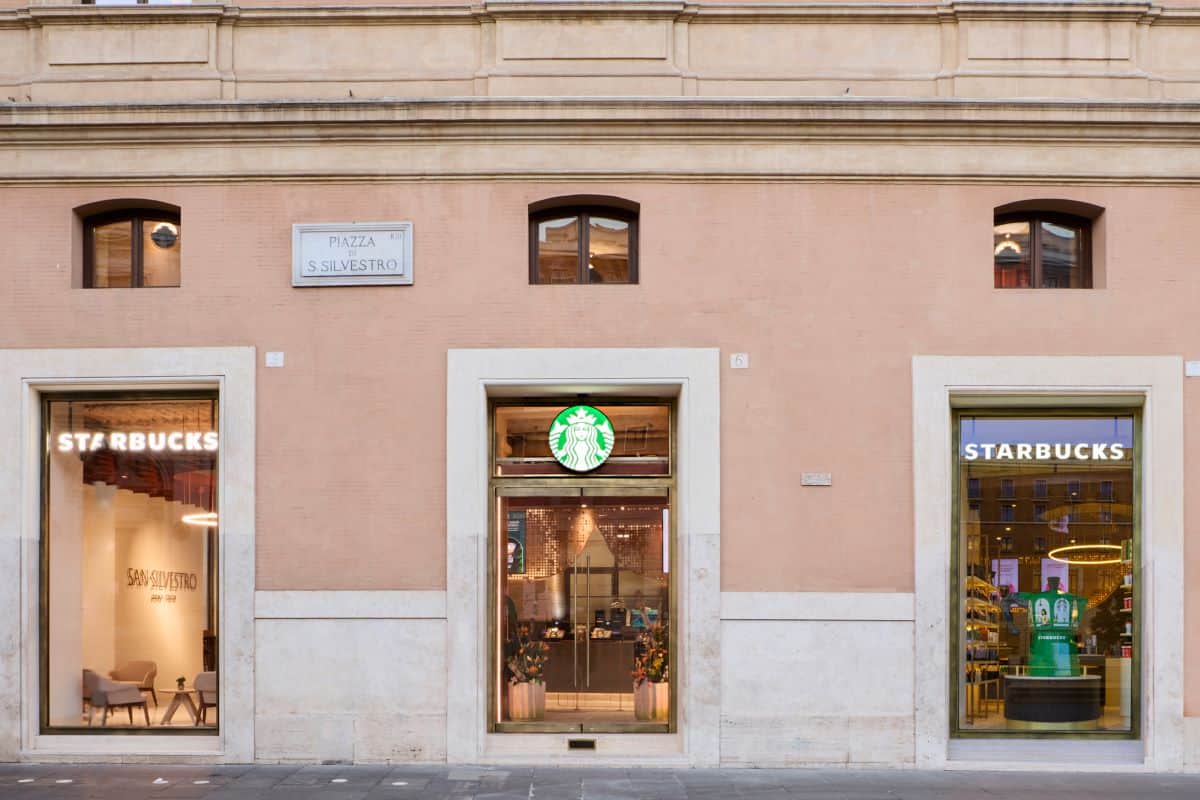 Apre nel centro di Roma il primo flagship store di Starbucks d’Europa, con un bancone dedicato alla mixology