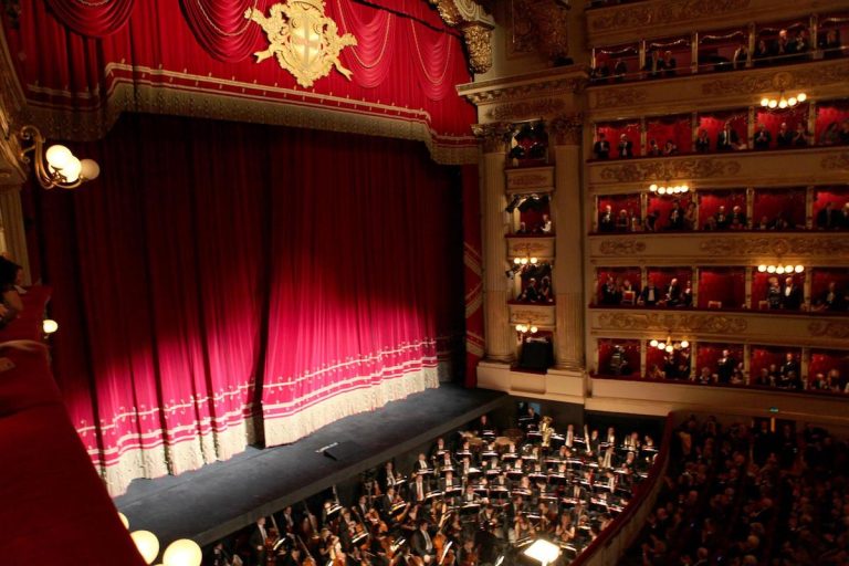 teatro alla scala milano|don-carlo teatro alla scala|società giardino sala|società giardino cortile|prima diffusa don carlo. scala|Enrico Bartolini © Paolo Chiodini (6)|Davide Boglioli. Foto: Paolo Chiodini (5)|Giuseppe Verdi in un ritratto di Giovanni Bordini||