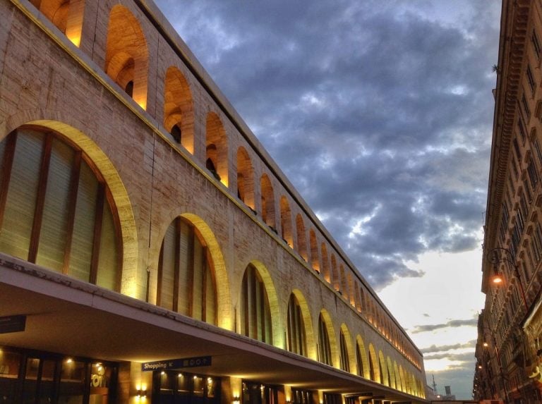 Facciata della stazione Termini di Roma su via Giolitti