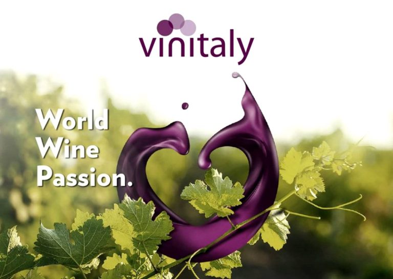 |L'ingresso di Vinitaly a Veronafiere