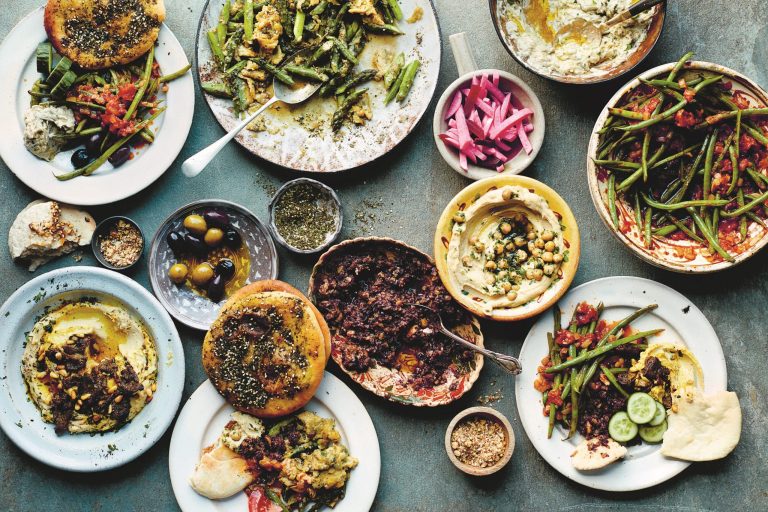un'immagina di un mazzeh dal llbro zaitoun|n piatto dal libro zaitoun: okra e pomodoro|un piatto al libro zaitoun: fattoush|zaitoun un piatto dal libro zaitoun: albicocche e acqua di rose|