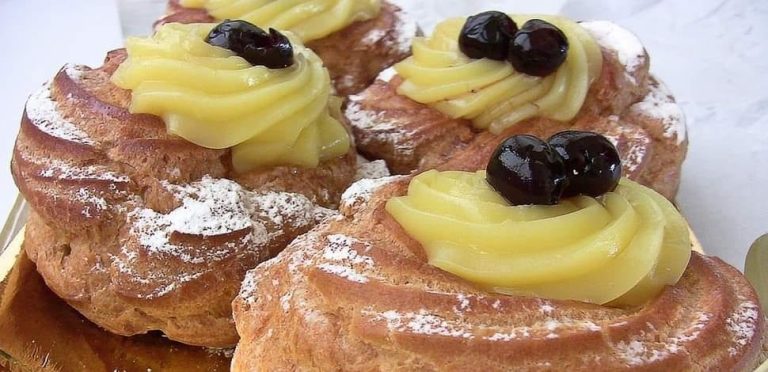 Un vassoio di zeppole