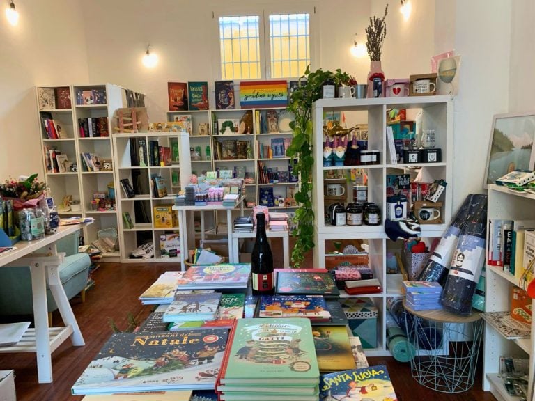 Il-Giardino-Segreto-Sasso Marconi-Ph-©-DoppioQuarto|Francesca Pilotti e Raffaella Melotti|giardino segreto libreria bottiglieria a Sasso Marconi