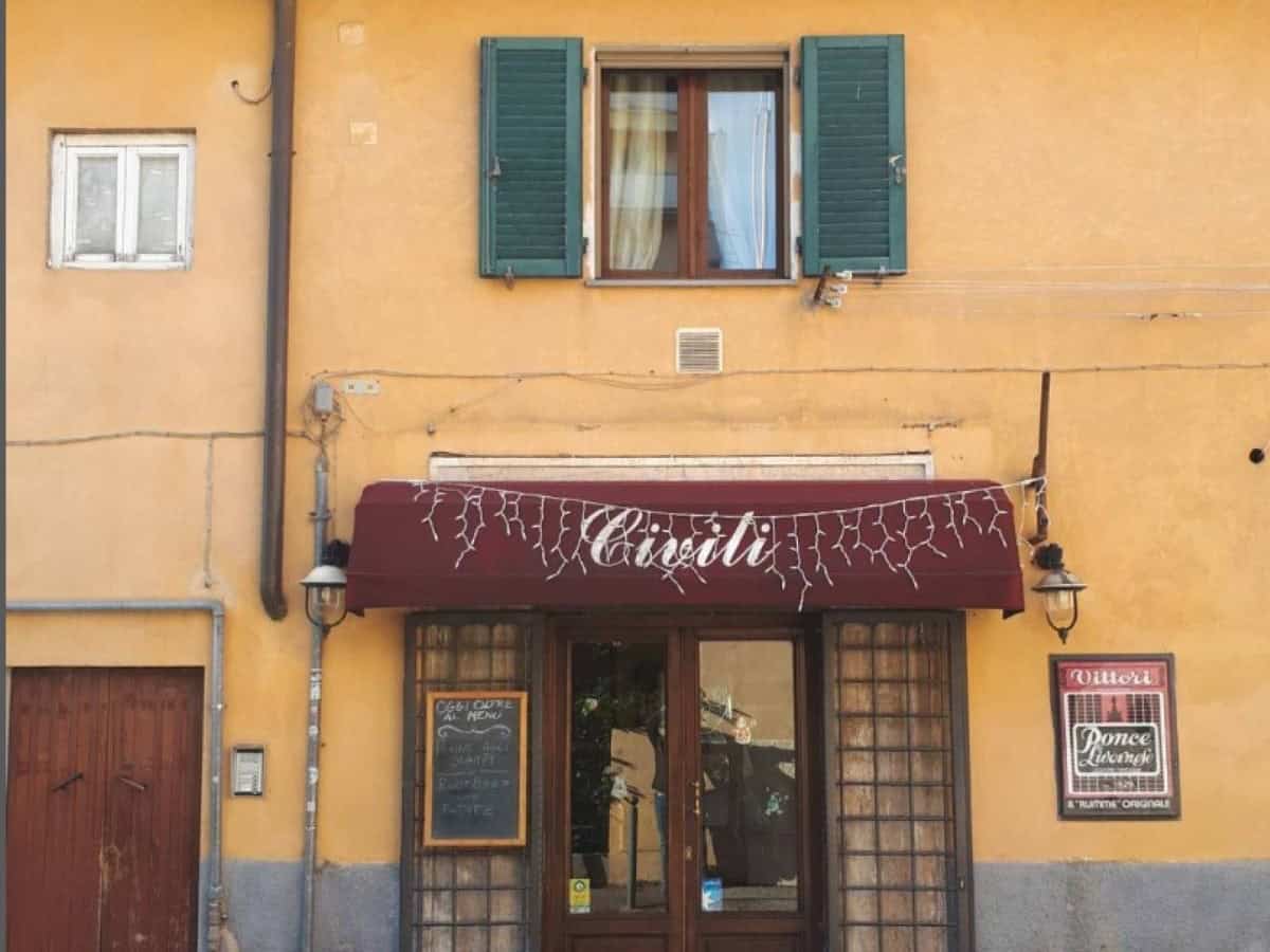 Il bar di quartiere di Livorno dove è nato il primo cocktail italiano