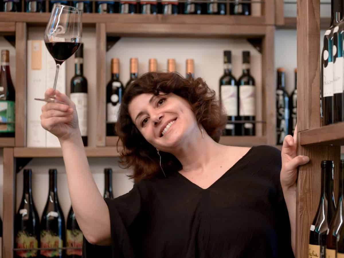 Nascosto in un vecchio quartiere di Perugia c'è uno dei wine bar più accoglienti d'Italia