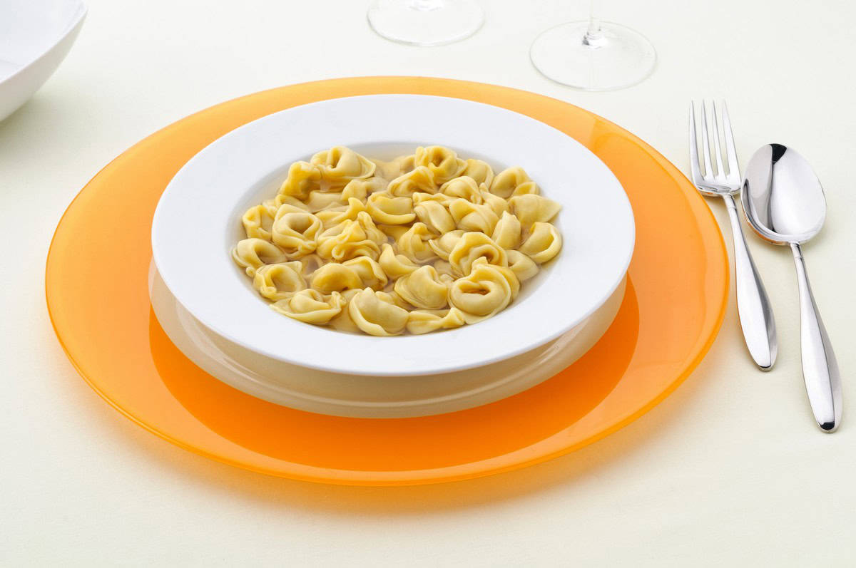 Amati tortellini in brodo: 10 vini da abbinare a cui non avreste mai pensato