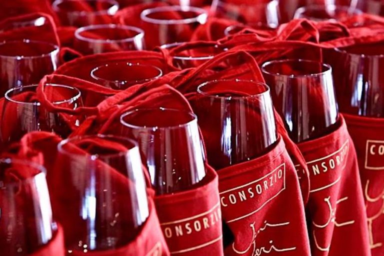 Viniveri|Giuseppe Rinaldi Viniveri|Hauksson Weine viniveri|Aliotti viniveri|Francesco Marra viniveri|Antichi Vigneti Manca||G. Battista Columbu viniveri|fidele ViniVeri|