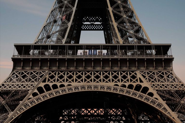 La tour Eiffel vista da sotto