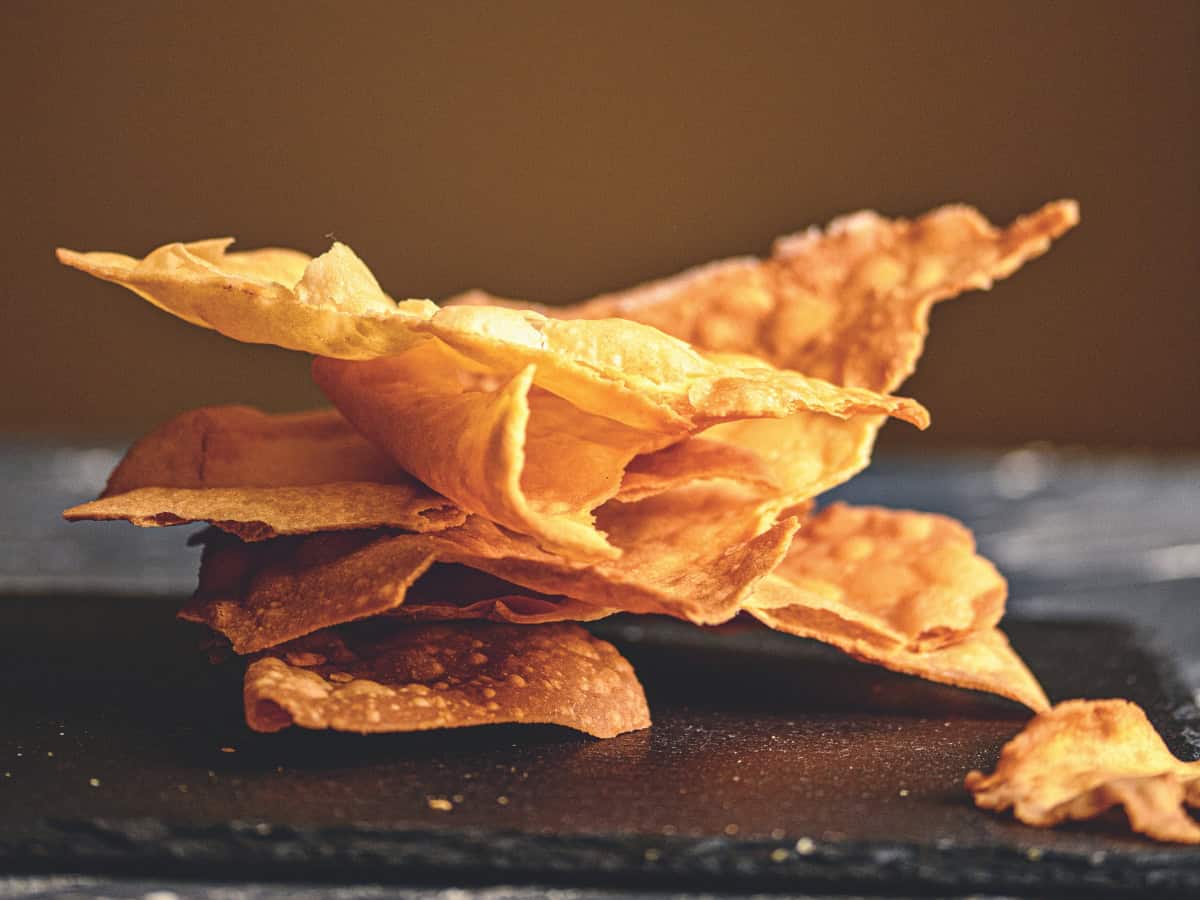 Cenci (o chiacchiere) senza lattosio: la ricetta di Carnevale del pasticcere Damiano Carrara