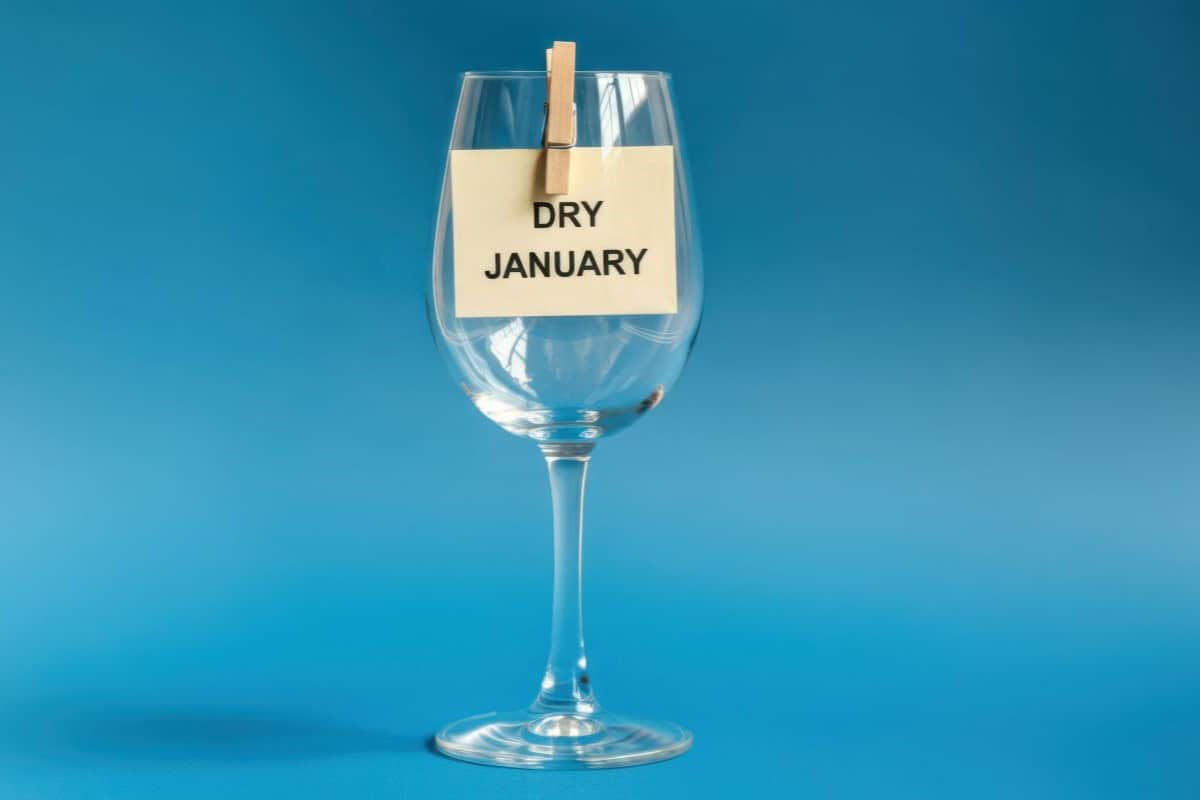 "Dry January? Offensivo e infantile". La dura critica del sindaco di Chateauneuf du Pape al mese sobrio