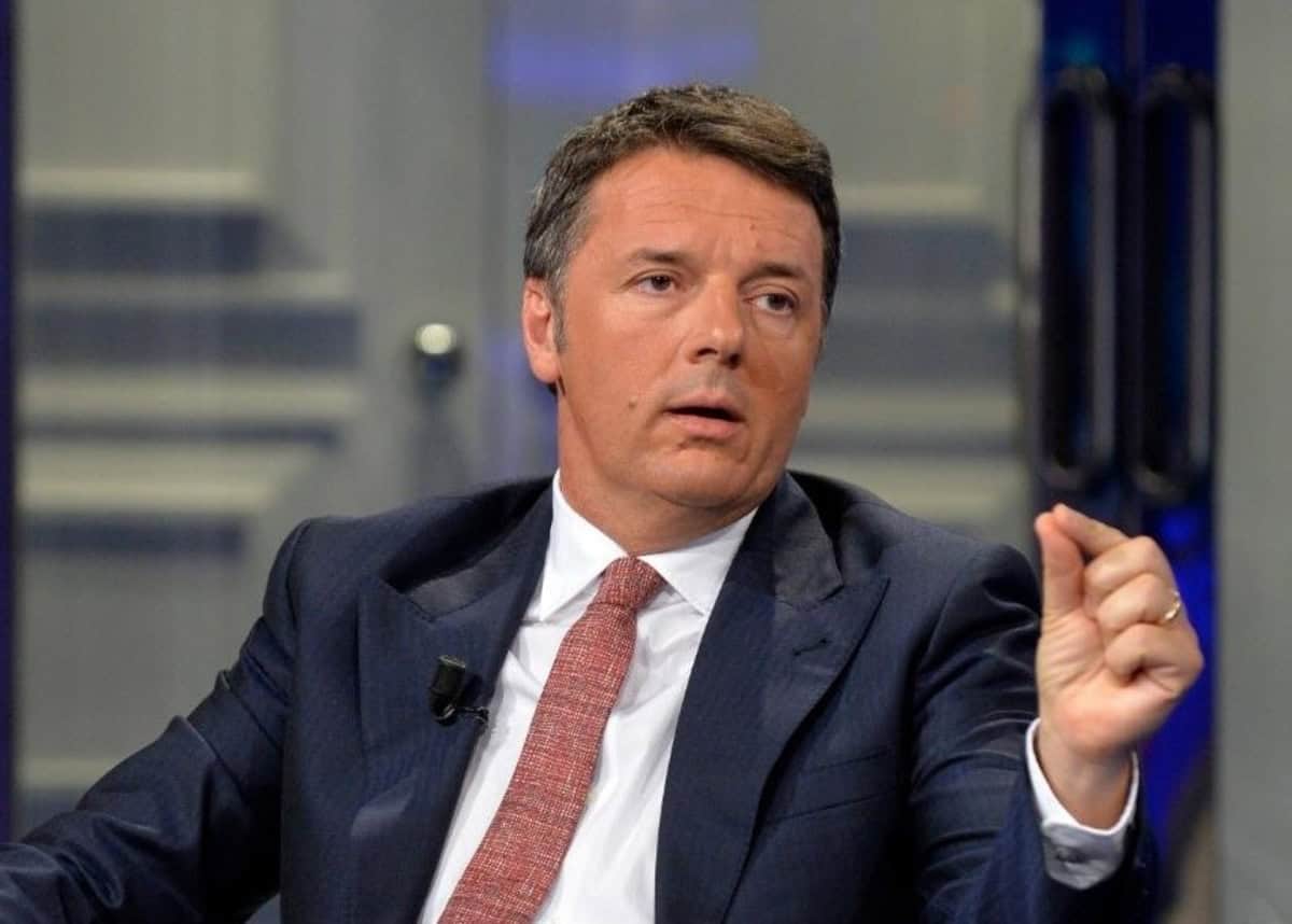 "Con il nuovo Codice della Strada diminuiscono le vendita di vino, non i morti sulle strade". Renzi attacca Salvini