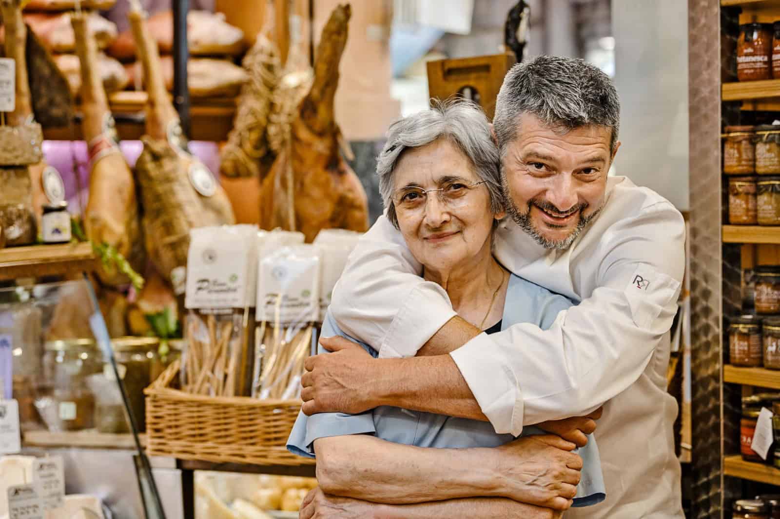 La bottega di Rapallo paradiso dei salumi e dei migliori prodotti italiani