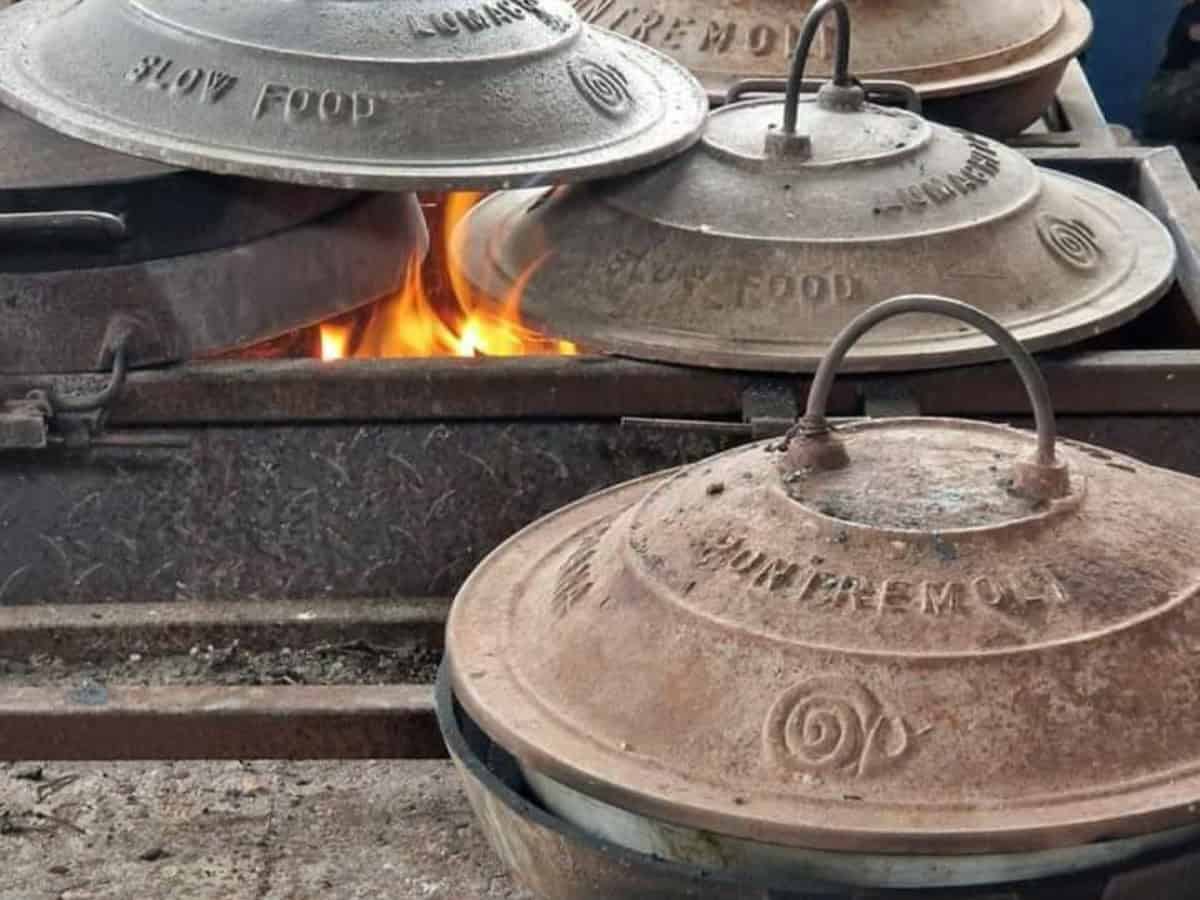 Che cosa è il testo, il forno degli antichi romani usato oggi per preparare piadine, crescentine e torte