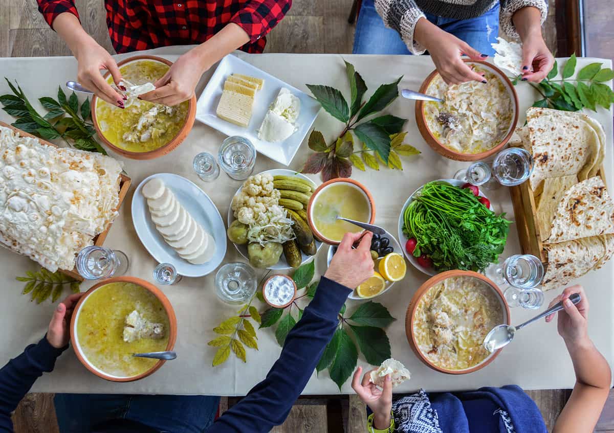 Dove mangiare e dormire in Armenia. Un viaggio tra vini millenari, anfore e pani ancestrali