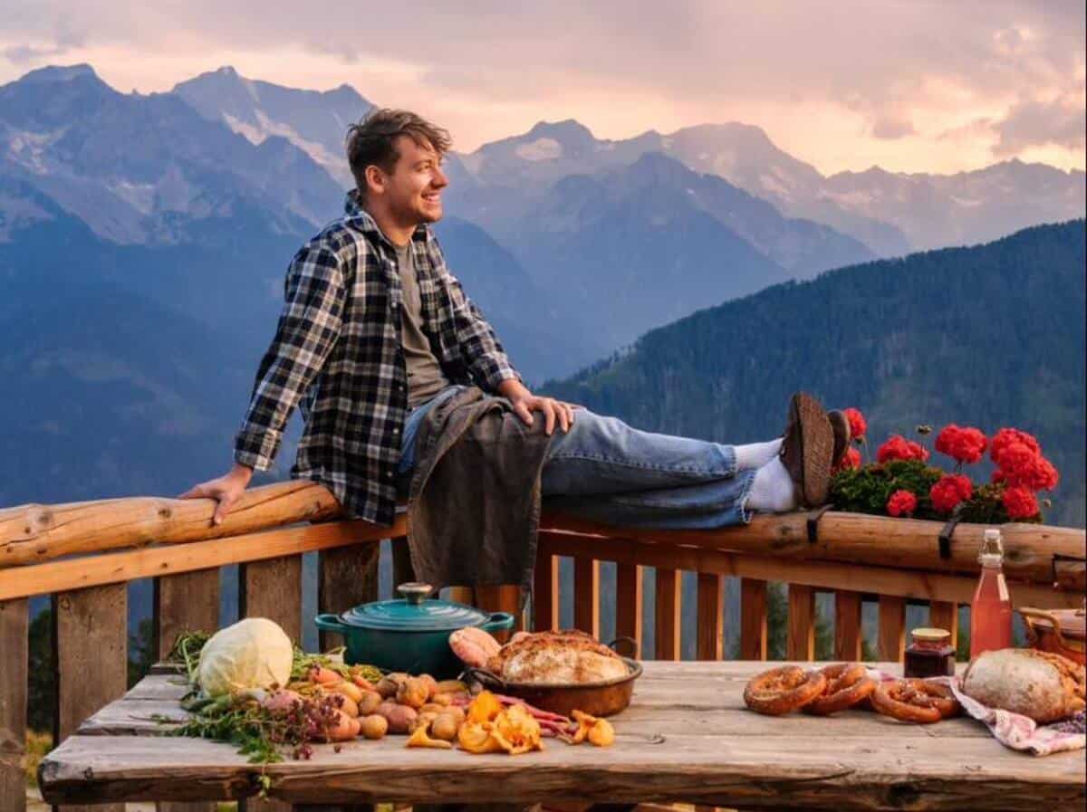 “Il mio consiglio ai grandi chef? Meno scenografia, più semplicità”. Davide Zambelli racconta la cucina di montagna