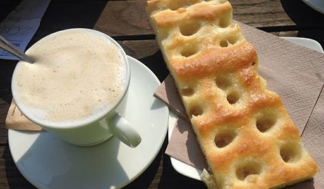 "La colazione di Sanremo? Cappuccino e focaccia. Provatela". L'invito del presidente della Liguria Marco Bucci