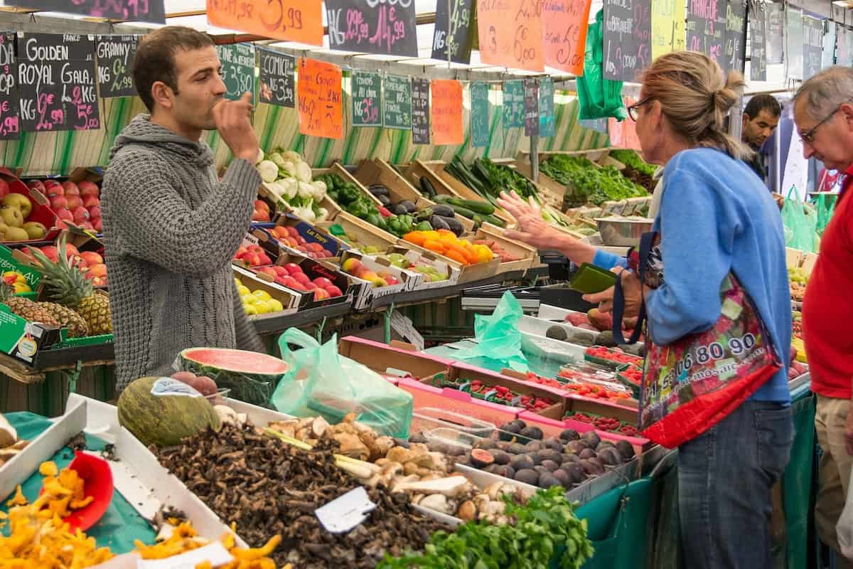 Il mercato di Milano crocevia di culture e pieno di storie di riscatto