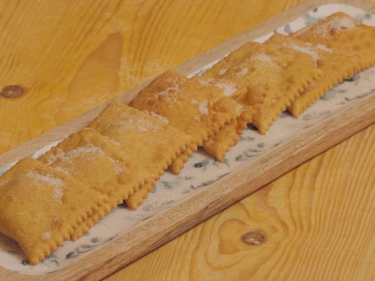 Ravioli di ricotta fritti: ecco come si fanno i dolci antichi delle nonne