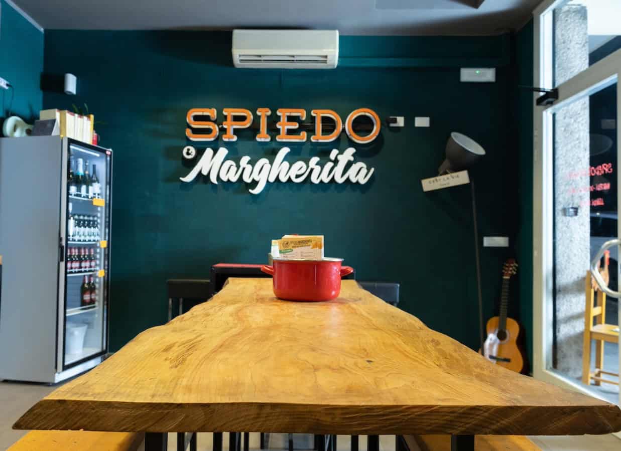 Pizza e pollo allo spiedo. Ecco il nuovo street food d