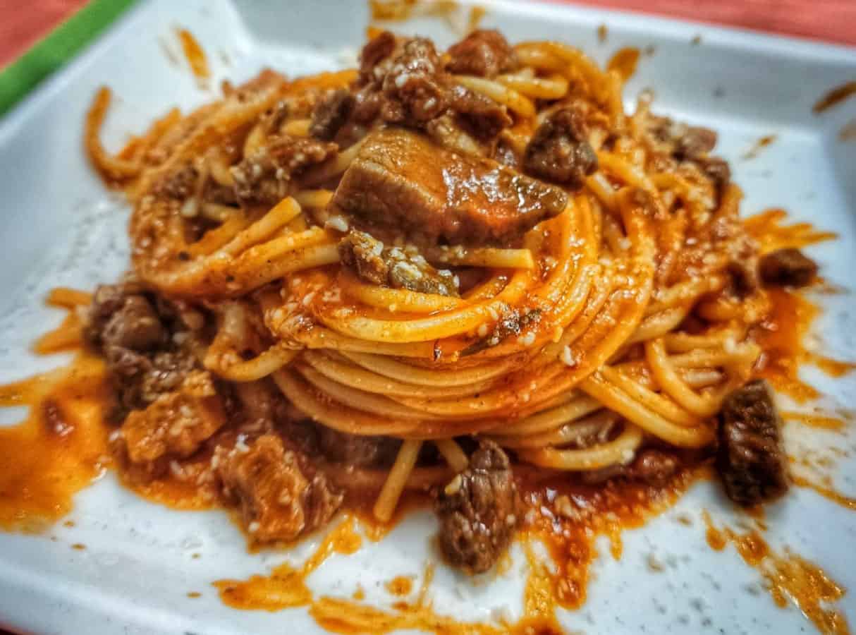 vecchia trattoria da Gamberorosso.it la vecchia trattoria al mercato della torretta di napoli dove operai e professionisti pranzano con i piatti della tradizione