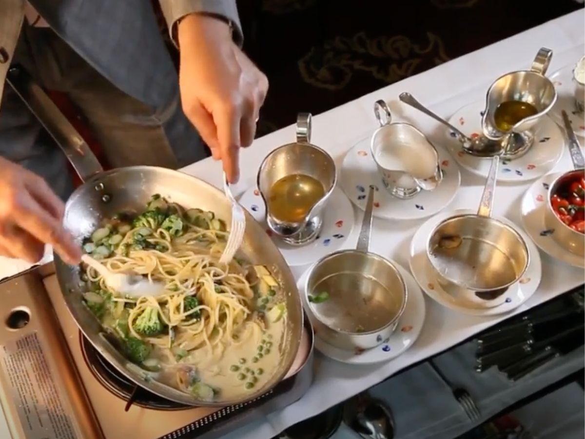 pasta primavera al tavolo