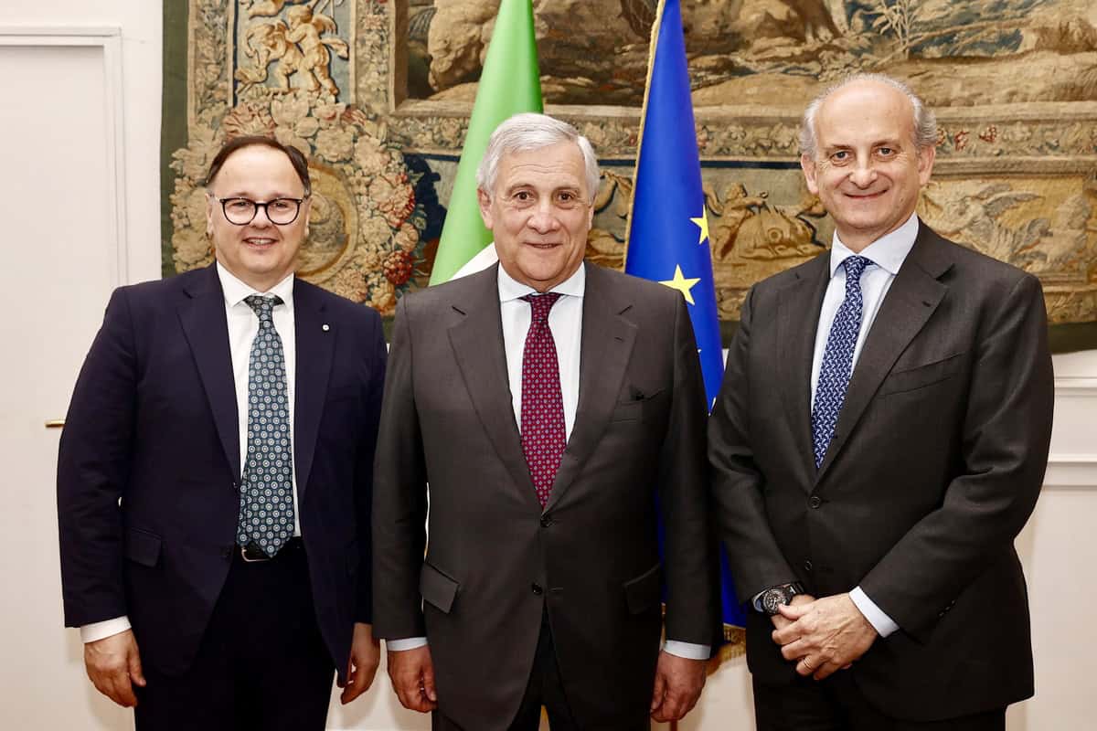 Faccia a faccia tra Uiv e Tajani: "Stralciare vino e alcolici dalla guerra commerciale Ue Usa per evitare i dazi"