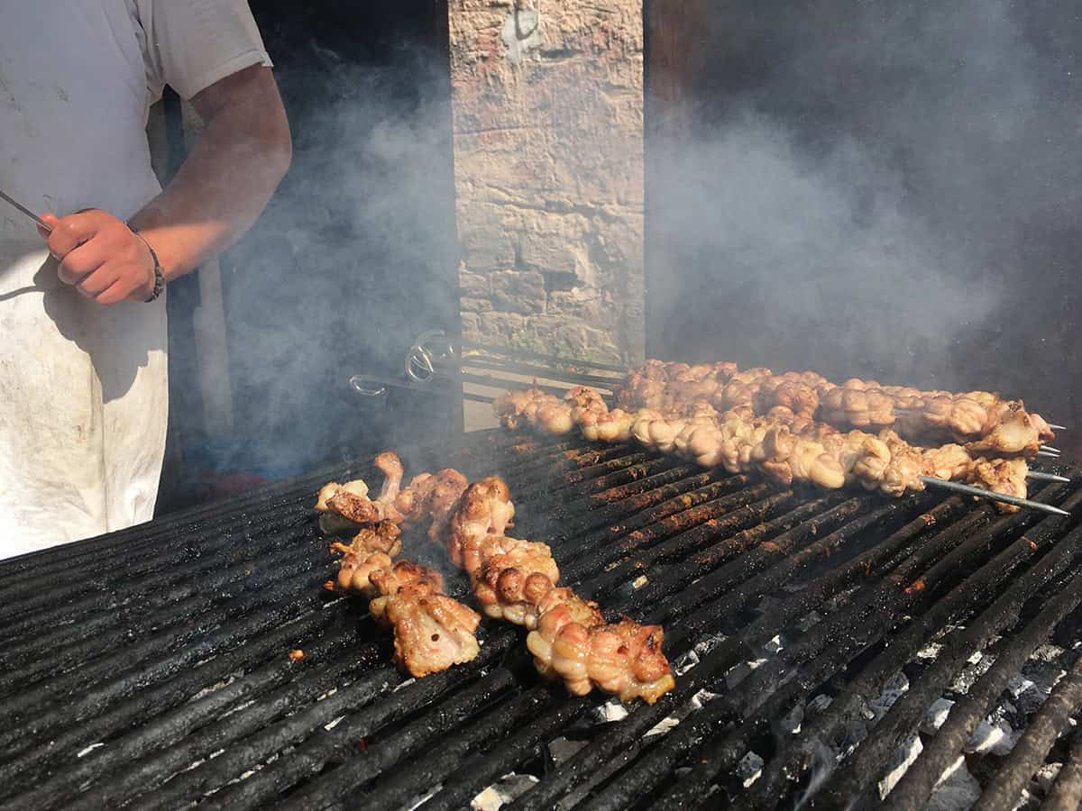 Le mille specialità di strada del più antico mercato di Palermo