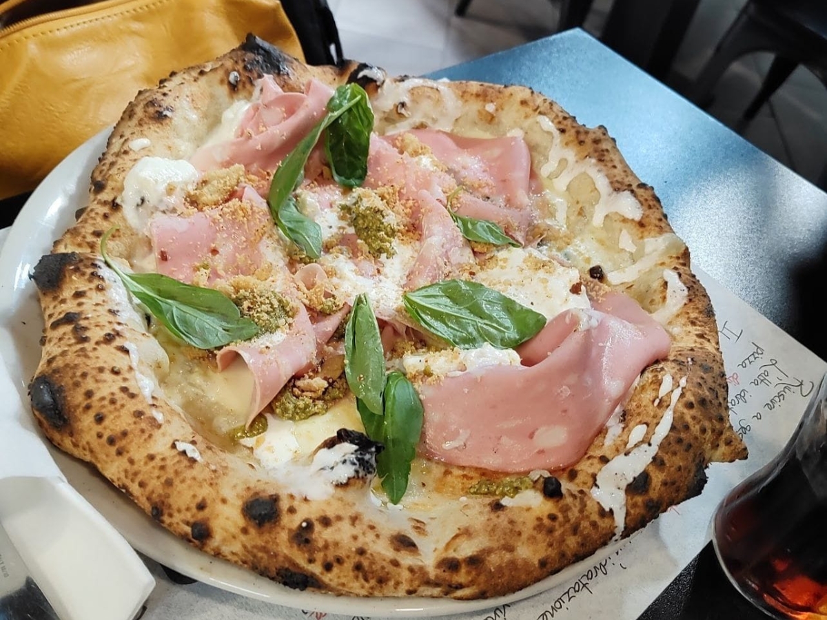 Preparazione del cibo al Banco Alimentare