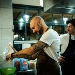 Diego Rossi nella cucina di Pastificio a Roma. Foto di Jacopo Urbani
