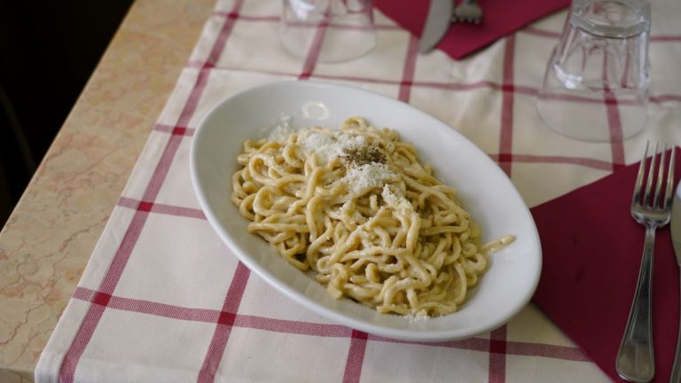 Fiaschetteria Beltramme - tonnarelli cacio e pepe