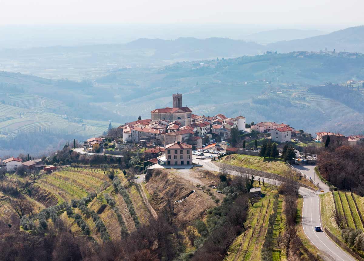 Viaggio tra Gorizia e Nova Gorica: 20 indirizzi da non perdere a tavola e in vigna Viaggio tra Gorizia e Nova Gorica: 20 indirizzi da non perdere a tavola e in vigna