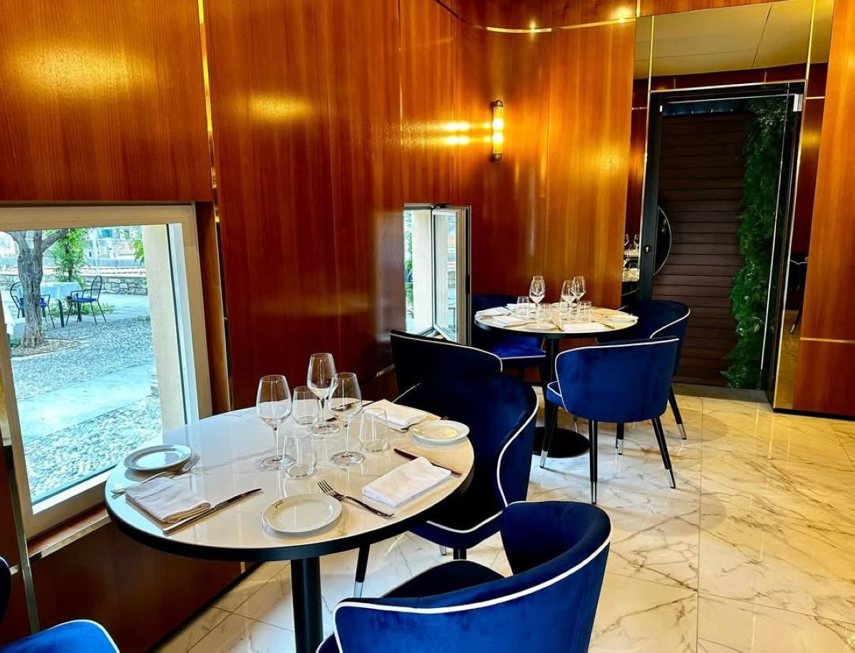 Sala interna del ristorante Venti a Ventimiglia
