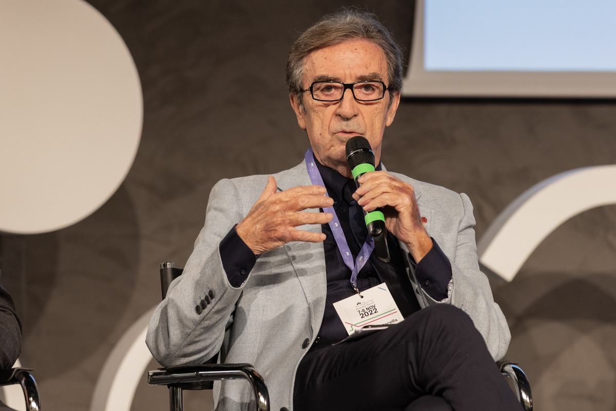 “Produrrò vino dealcolato (francese), ma questo non ci salverà dalla crisi dei consumi”. Il monito di Riccardo Cotarella “Produrrò vino dealcolato (francese), ma questo non ci salverà dalla crisi dei consumi”. Il monito di Riccardo Cotarella
