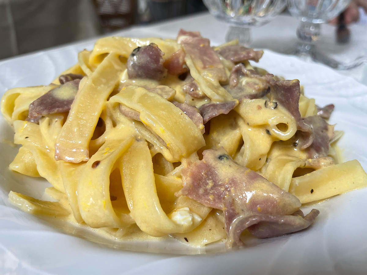 Dalle fettuccine alla papalina a Walt Disney, l’epopea di Roma in tre generazioni di ristoratori Dalle fettuccine alla papalina a Walt Disney, l’epopea di Roma in tre generazioni di ristoratori