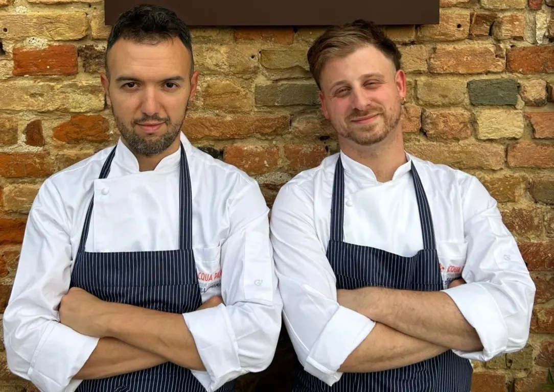 Due giovani talenti rientrano in Italia e aprono un ristorante sulle colline di Asti Due giovani talenti rientrano in Italia e aprono un ristorante sulle colline di Asti