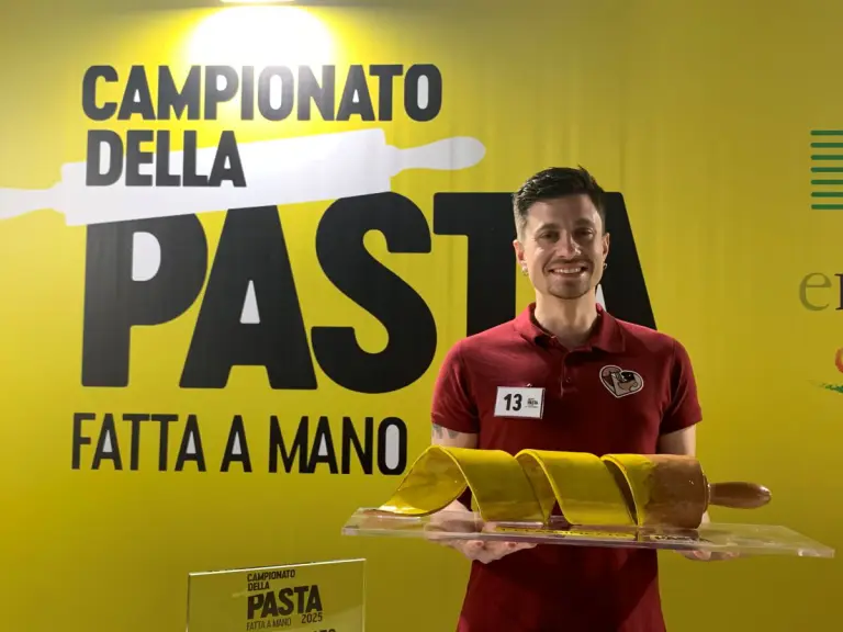 Domenico Pastena, vincitore della seconda edizione del Campionato della pasta fatta a mano, Paestum (SA)