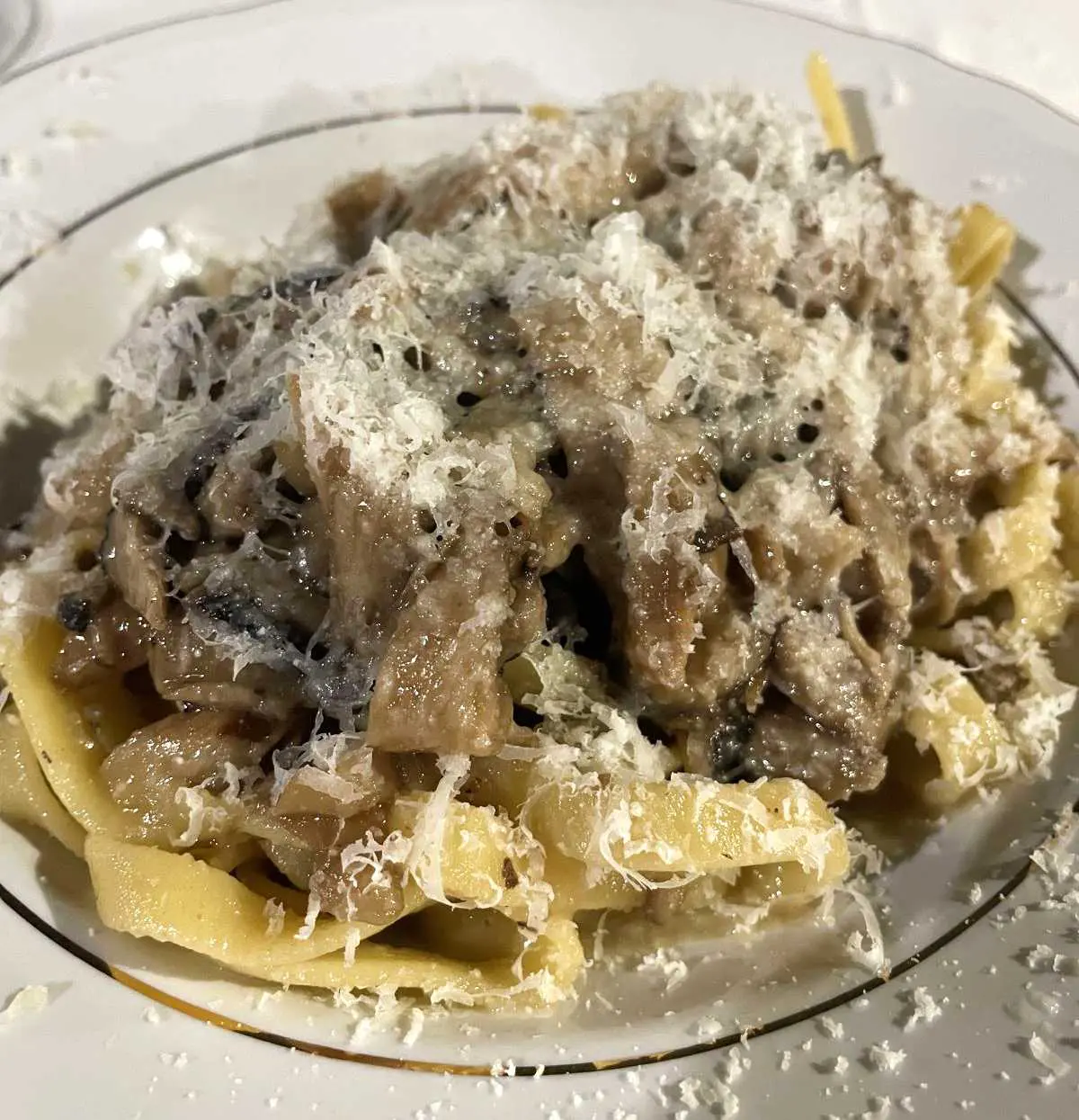 Fettuccine con i funghi della Trattoria Il Porcellino a Cusciano