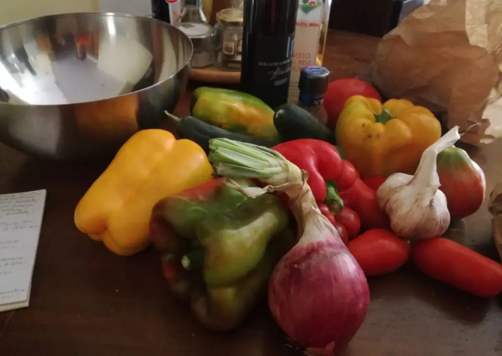 Frutta di stagione aprile fragole