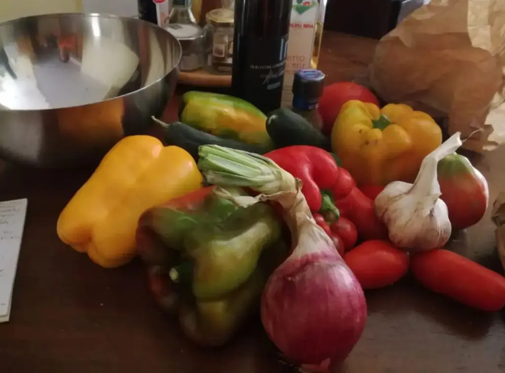Frutta di stagione aprile fragole