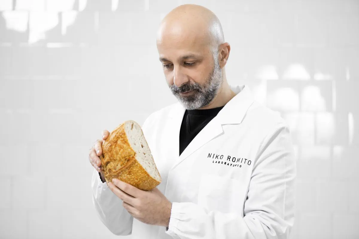 Altro che appena sfornato: il pane del futuro sta in frigo e dura un mese. Parola di Niko Romito Altro che appena sfornato: il pane del futuro sta in frigo e dura un mese. Parola di Niko Romito