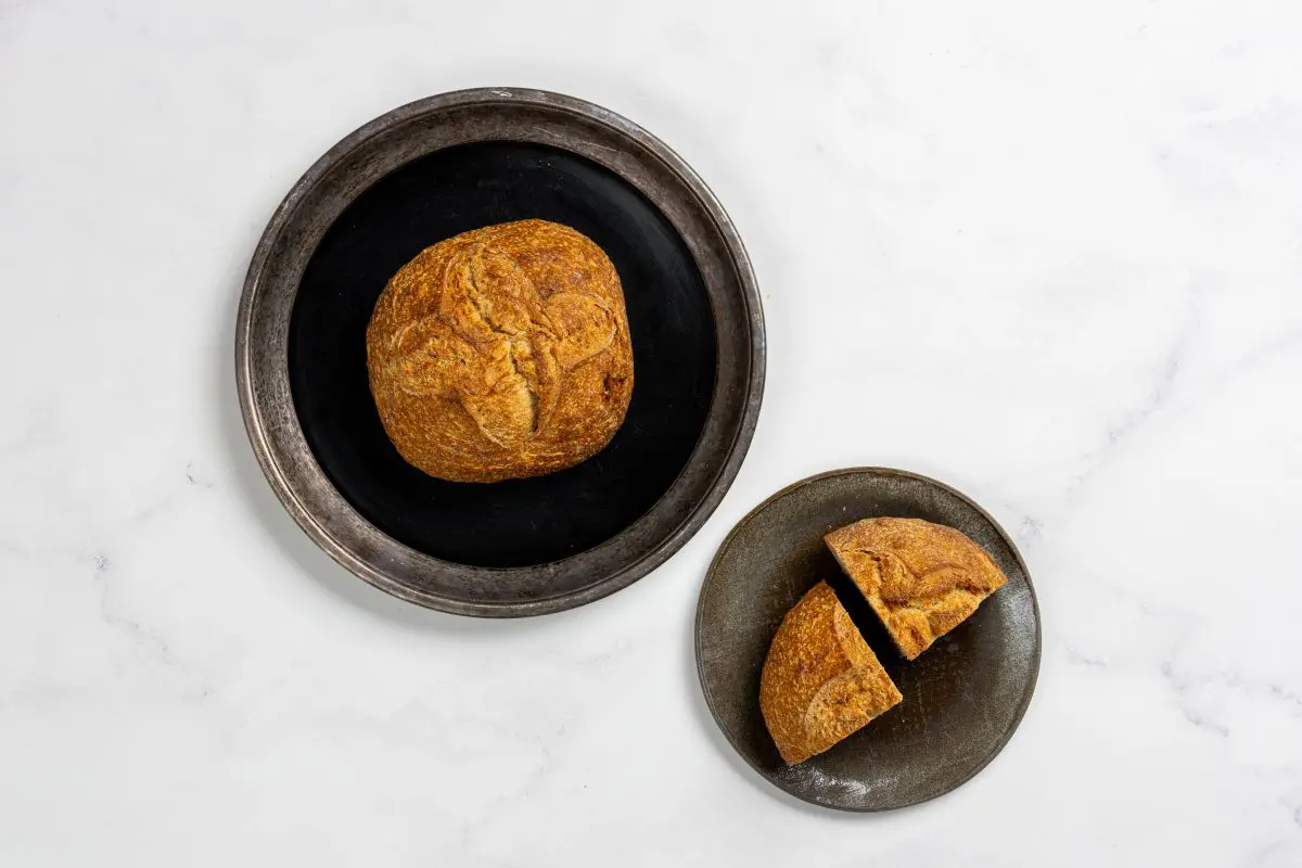 PANE di NIKO ROMITO a tavola. Foto di Andrea Straccini