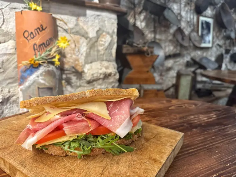 Pane amaro, paninoteca a Calascio