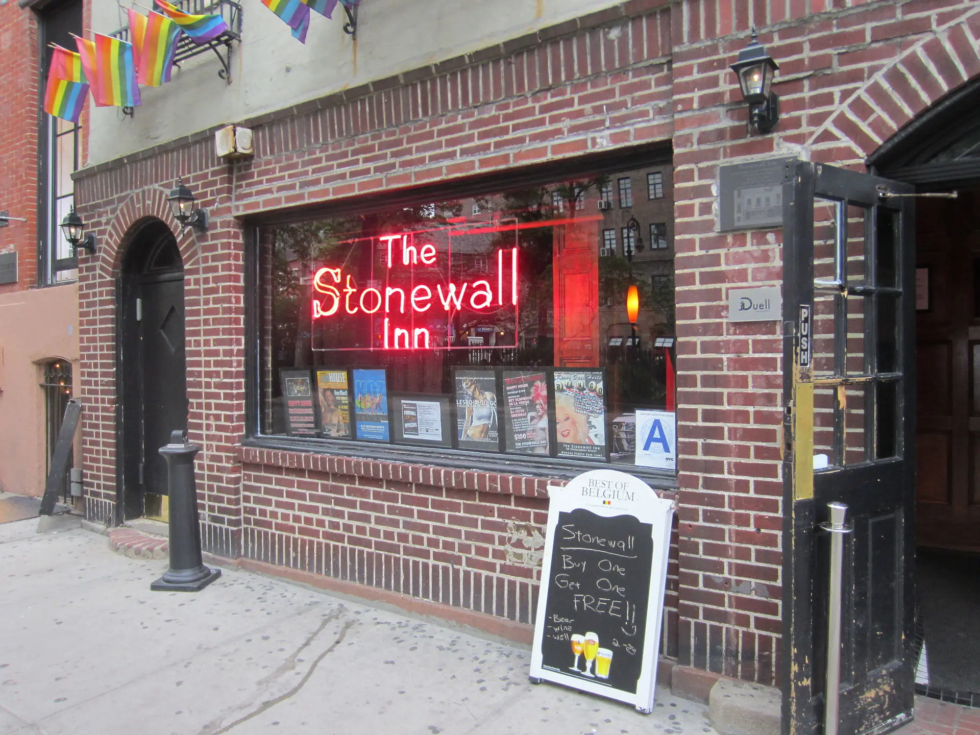 The Stonewall Inn New York - Wikimedia Commons