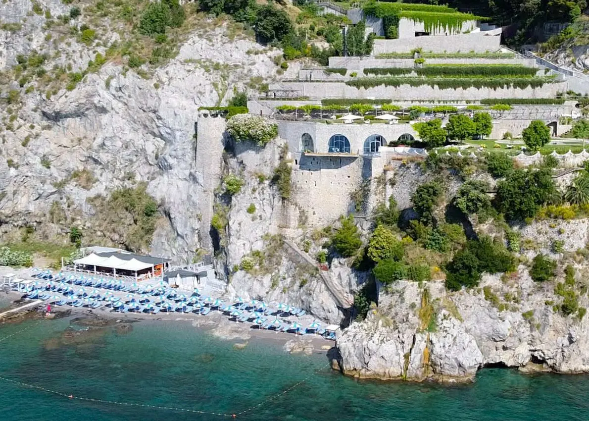 fuenti cinquant8217anni dopo la svolta green e gastronomica dell8217ecomostro della costiera