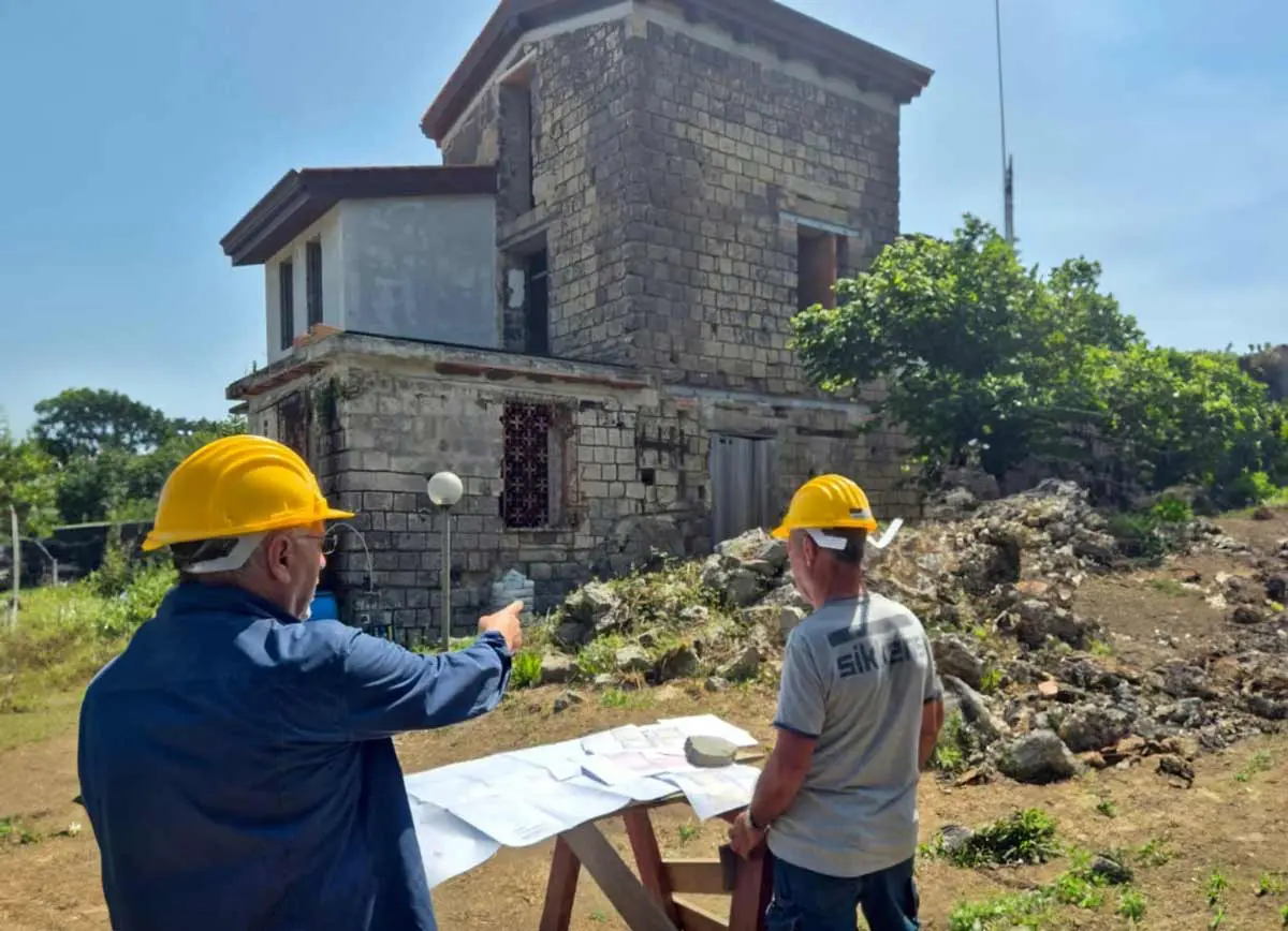 L’estate di Enzo Coccia è un sogno a Sant’Agata: resort intimo e cibo semplice in una villetta Liberty L’estate di Enzo Coccia è un sogno a Sant’Agata: resort intimo e cibo semplice in una villetta Liberty