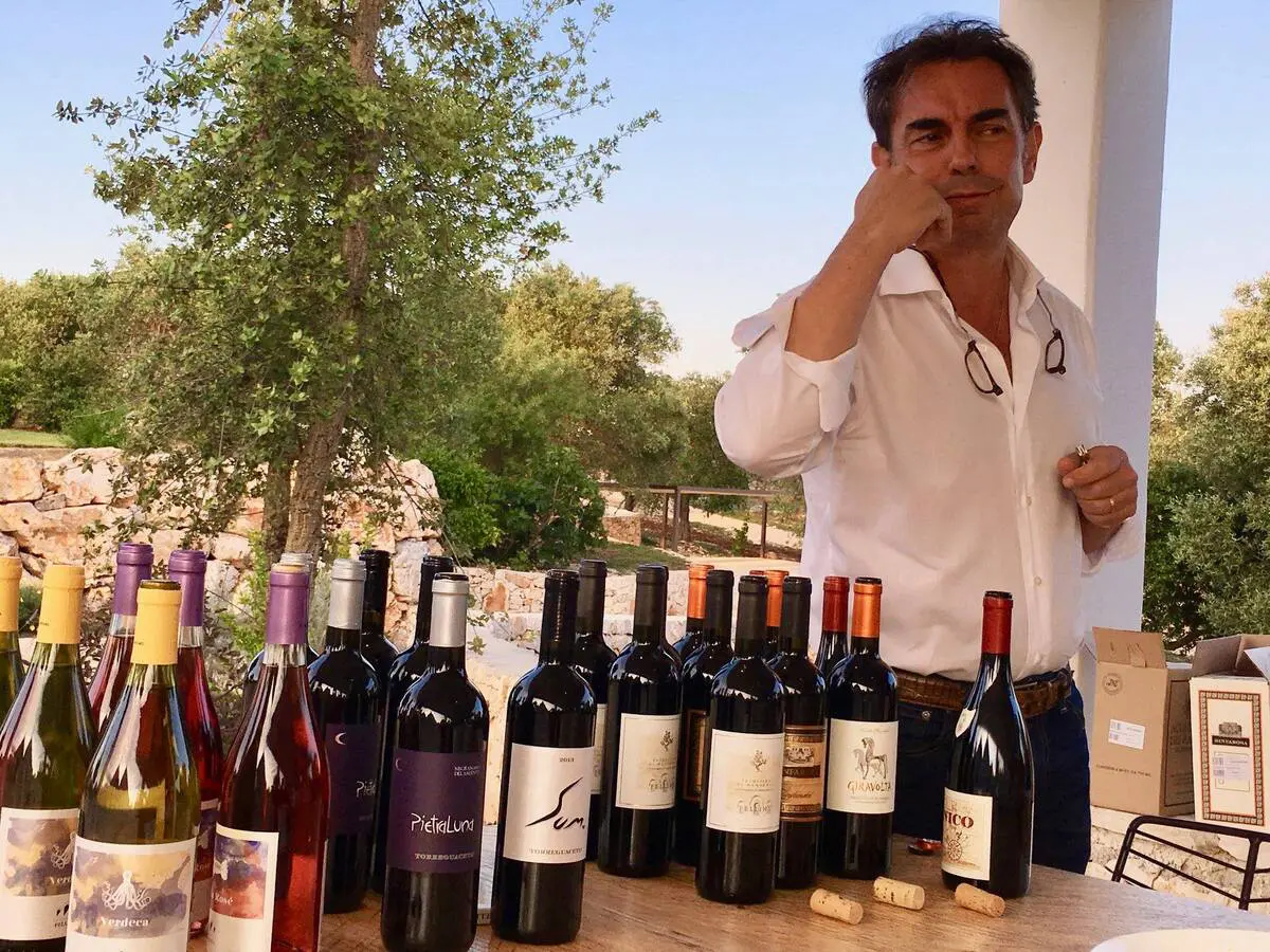 “La crisi del vino è arrivata ad un livello drammatico. Bisogna ridurre la produzione”. Gregory Perrucci lancia l’idea di un manifesto dal basso “La crisi del vino è arrivata ad un livello drammatico. Bisogna ridurre la produzione”. Gregory Perrucci lancia l’idea di un manifesto dal basso