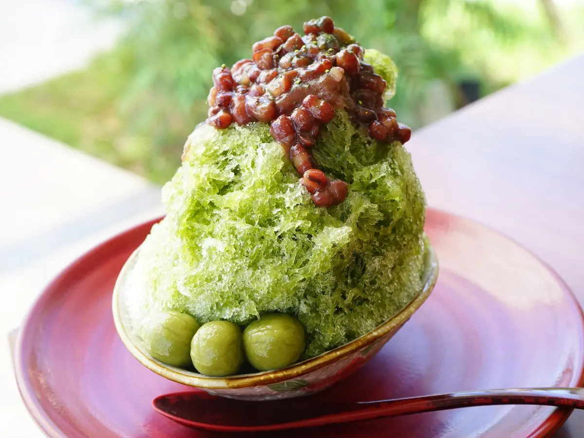 in giappone la granita non somiglia per niente a quella italiana si chiama kakigori e sembra neve