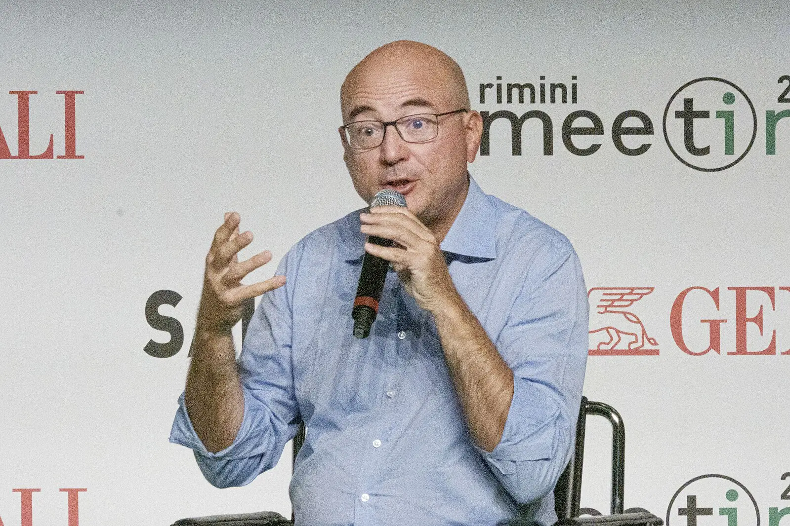 “A bloccare l’Italia non è l’overtourism ma la disorganizzazione dei comuni”. La critica di Aldo Cazzullo “A bloccare l’Italia non è l’overtourism ma la disorganizzazione dei comuni”. La critica di Aldo Cazzullo