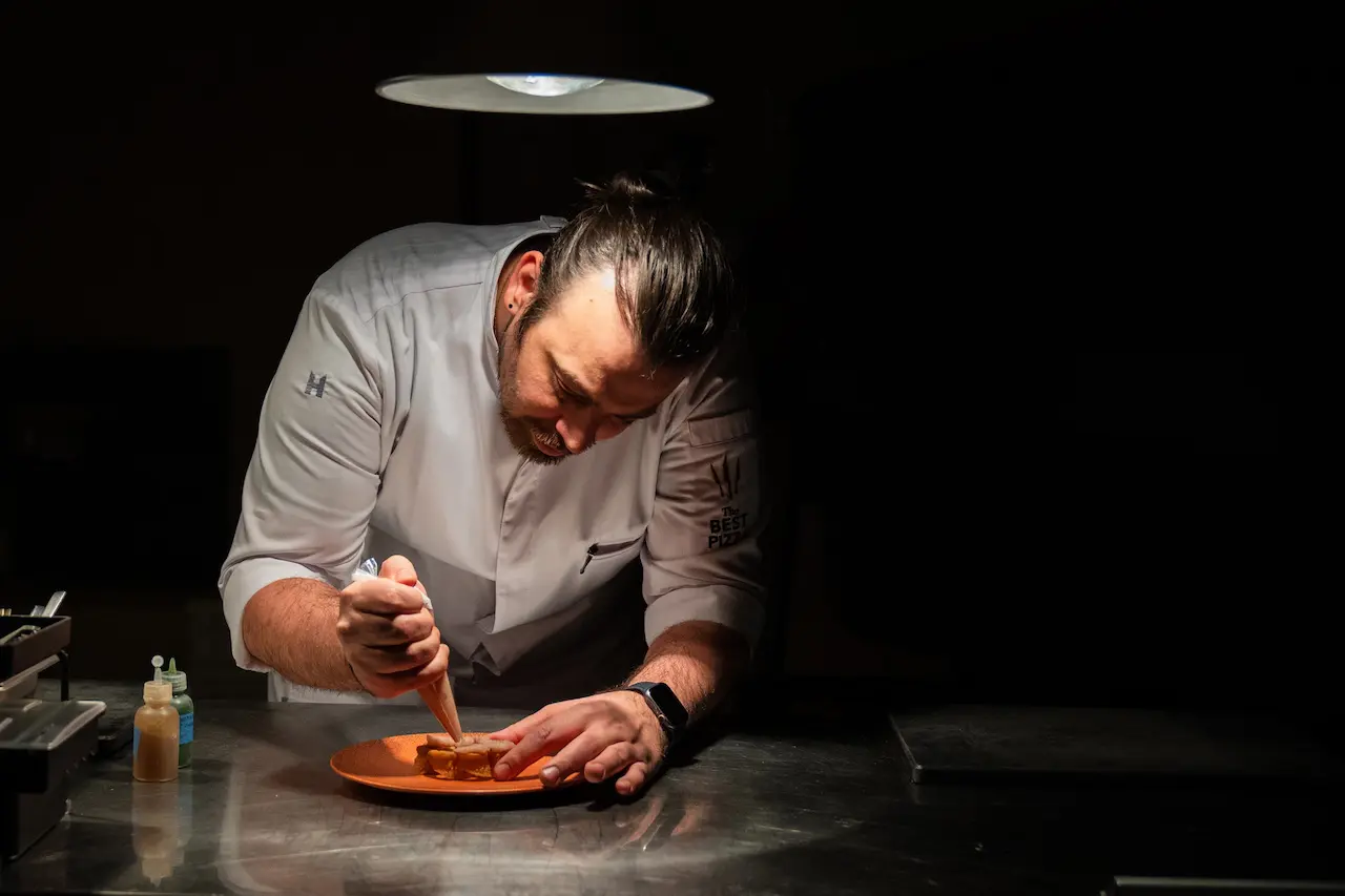 Nella città famosa per la burrata, c’è un pizzaiolo autodidatta che vuole cambiare la pizza in Puglia Nella città famosa per la burrata, c’è un pizzaiolo autodidatta che vuole cambiare la pizza in Puglia